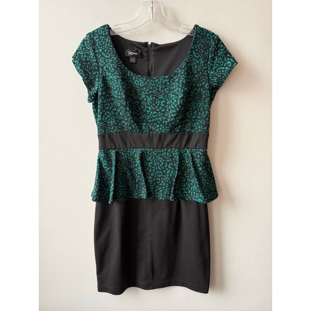IZ Byer Vintage  Green Black Party Dress Y2K 80s Peplum Bodycon Cat Print Size 7
